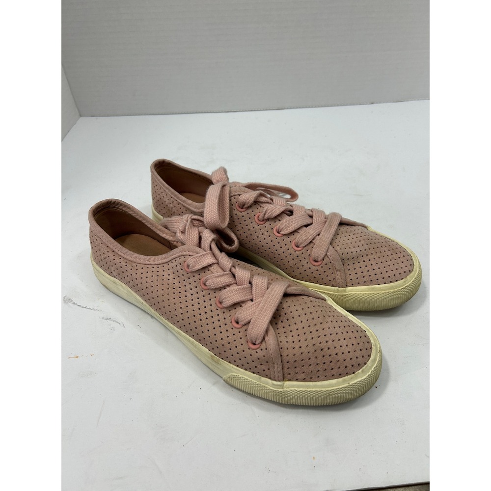 Universal Thread Perforated Sneakers 7 Pink Low Top Lace Up Boho Pastel Casual